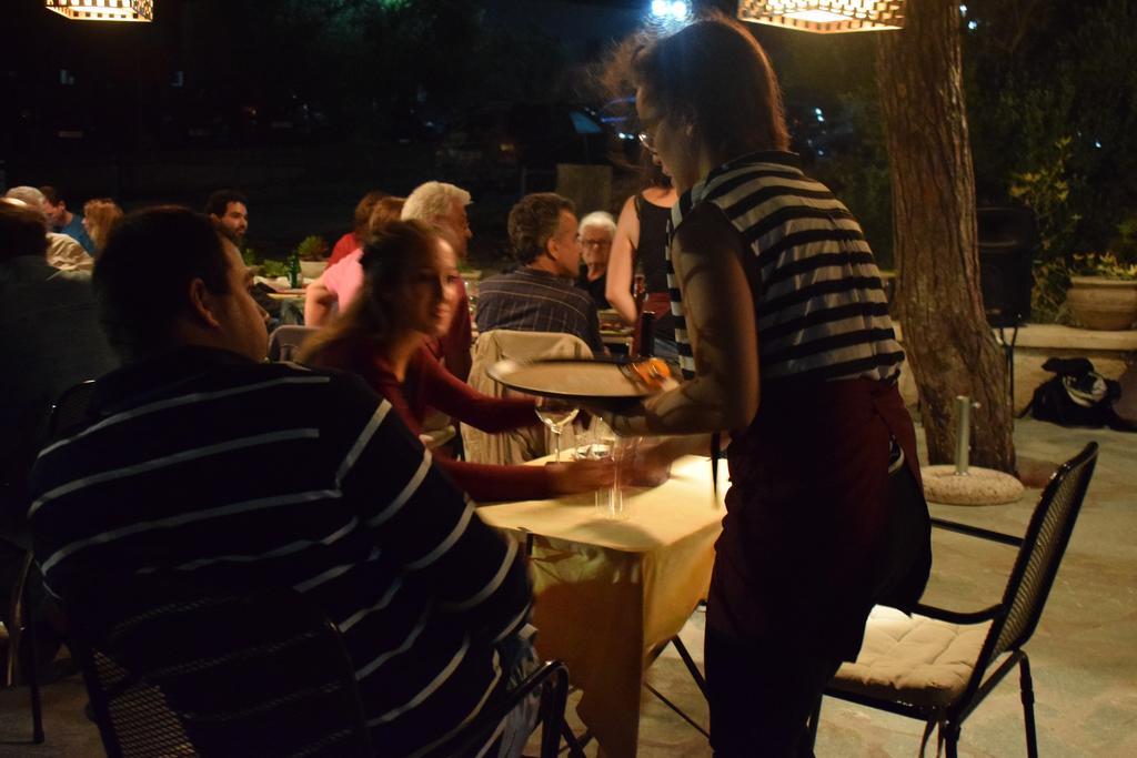 Porfyrousa Traditional Hotel Milopótamosz Kültér fotó