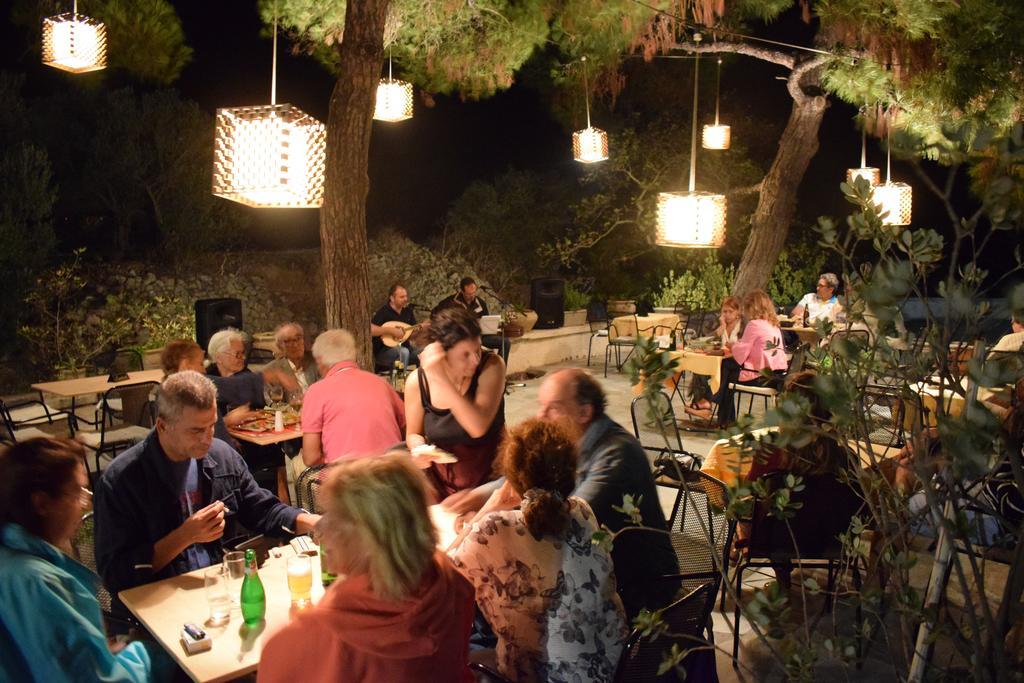 Porfyrousa Traditional Hotel Milopótamosz Kültér fotó