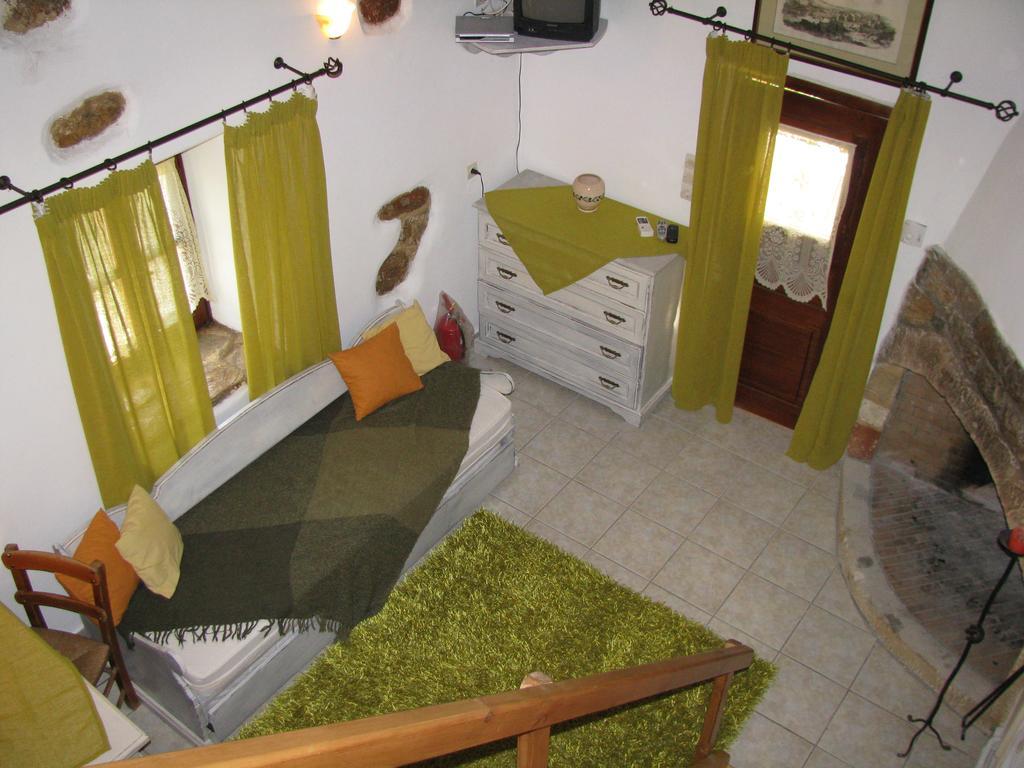 Porfyrousa Traditional Hotel Milopótamosz Kültér fotó